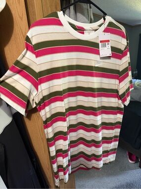 Nike Mens Striped Tee in Pink, Olive & Cream
